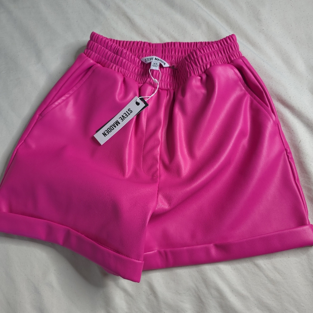 NwT Steve Madden Hot Pink Pleather Shorts Size XS - Picture 4 of 6